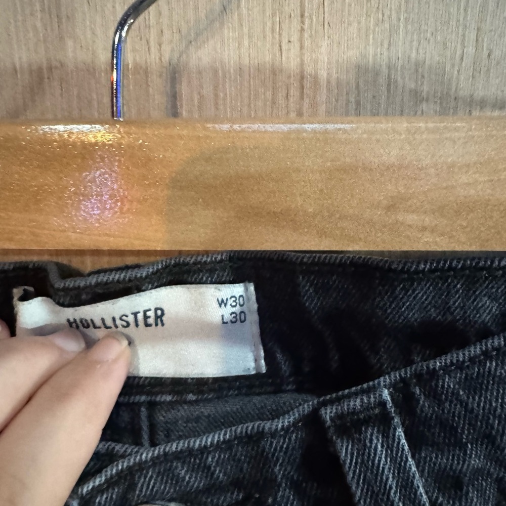 Hollister Baggy High Waisted Black Washed Denim Jeans Size 30 - Picture 3 of 4